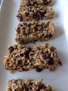 Know exactly what ingredients are in your bars! Make them yourself in minutes! And refrigerate! 