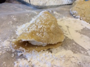 Be careful not to overfill! It will ooze out and will open while cooking !