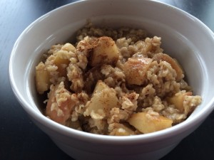 Warm Apple Pie Oatmeal!!