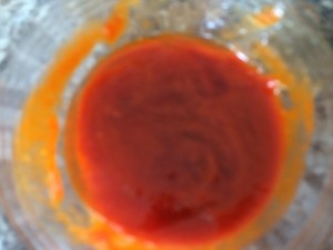 It's one part honey one part Sriracha. Hard to say how much I used! Mix more if needed!  