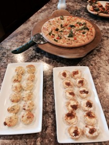 My first Stitch Fix was the perfect excuse to try some new recipes!! I made a garlic kale tomato white pizza, feta and onion mini fillos, and asparagus and bacon quiche!