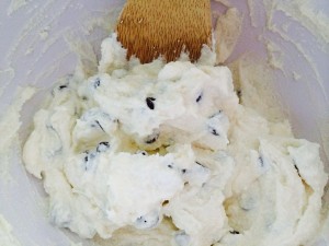 Feel free to use just ricotta cheese, sugar, and vanilla. The mascarpone gives the filling a heavier texture.